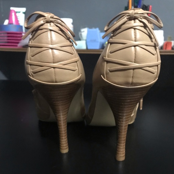 Never worn heel - Picture 6 of 7